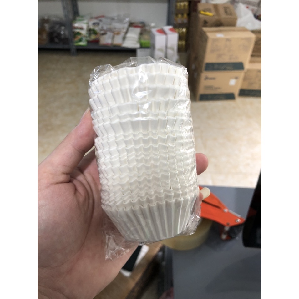 Cúp Giấy nến màu trắng dk 10cm 1 cây có khoảng 380 - 420 cái