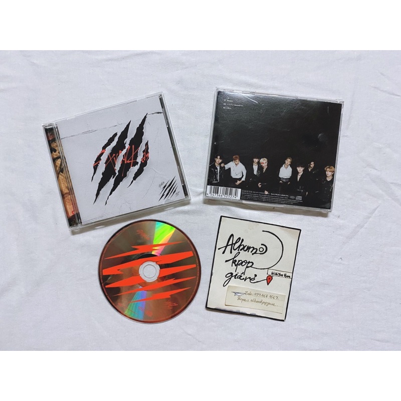 Stray Kids album Nhật Scar đã khui seal, gồm CD và mini booklet như hình.