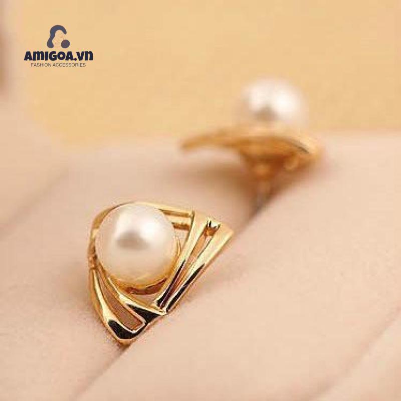 Khuyên Tai Hình Tam Giác Đính Ngọc Trai Đơn Giản