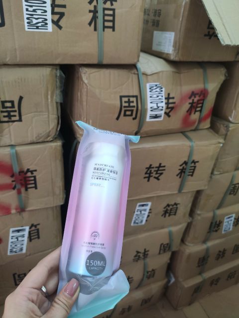 Xịt chống nắng Maycrete hàng nội địa trung