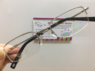 Gọng Charmant siêu dẻo, nhẹ, độ bền cao