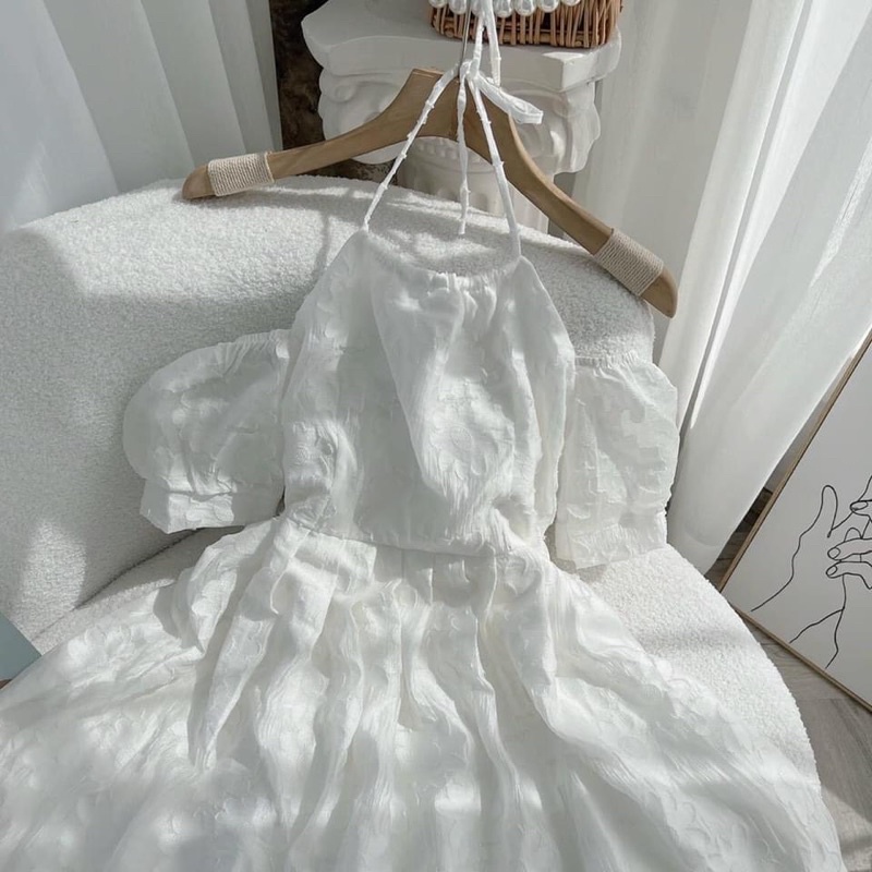 ĐẦM TRẮNG GẤM HOA NỔI DÂY YẾM