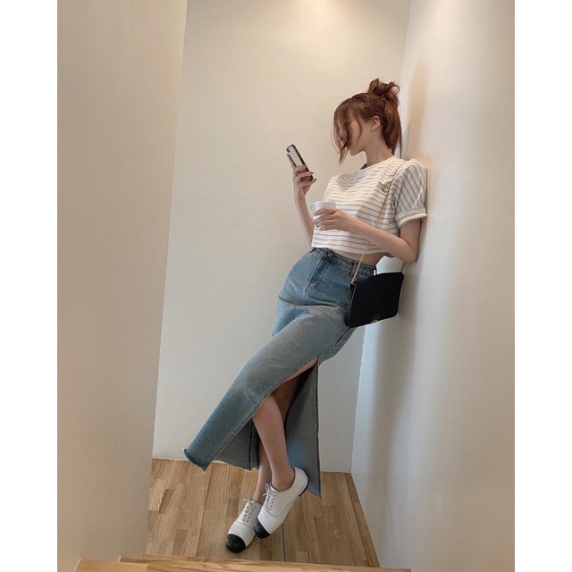 Chân váy jean xẻ sườn trơn