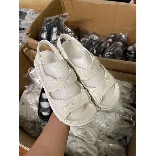 Giày Sandal nhựa nữ khóa cài 2 quai ngang logo đi học đi biển chống nước chống trơn - SD003