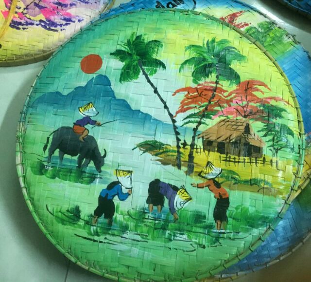 Mẹt tre vẽ tranh truyền thống