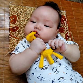 Gặm nướu hình hươu cao cổ - chuối - EDISON MAMA - Hàng chính hãng - an toàn tuyệt đối cho bé yêu