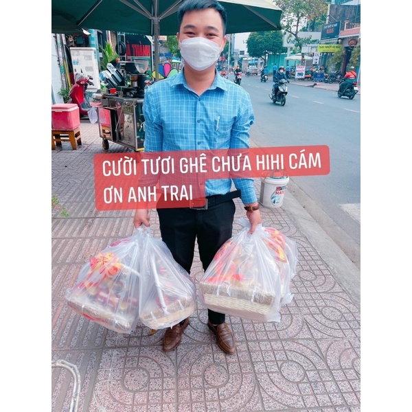 Giỏ quà yến hủ có tag chúc mừng 8 tháng 3