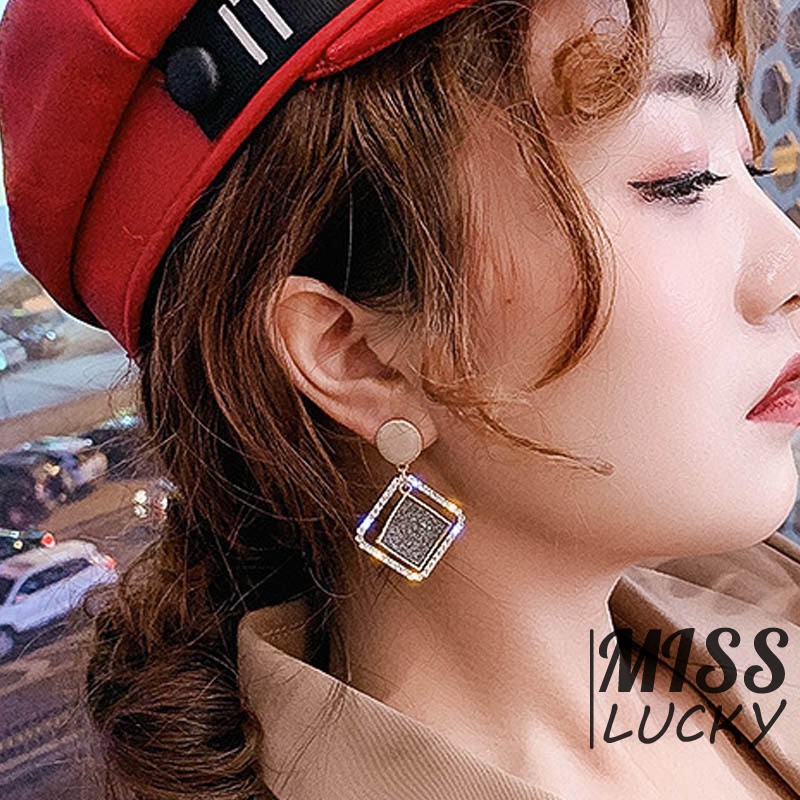 Khuyên tai nữ kiểu dáng hình học thời trang cá tính