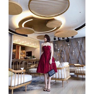 ĐẦM ĐỎ GẤM CÚP NGỰC XOÈ PHỒNG