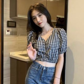 Áo croptop caro cổ v xinh
