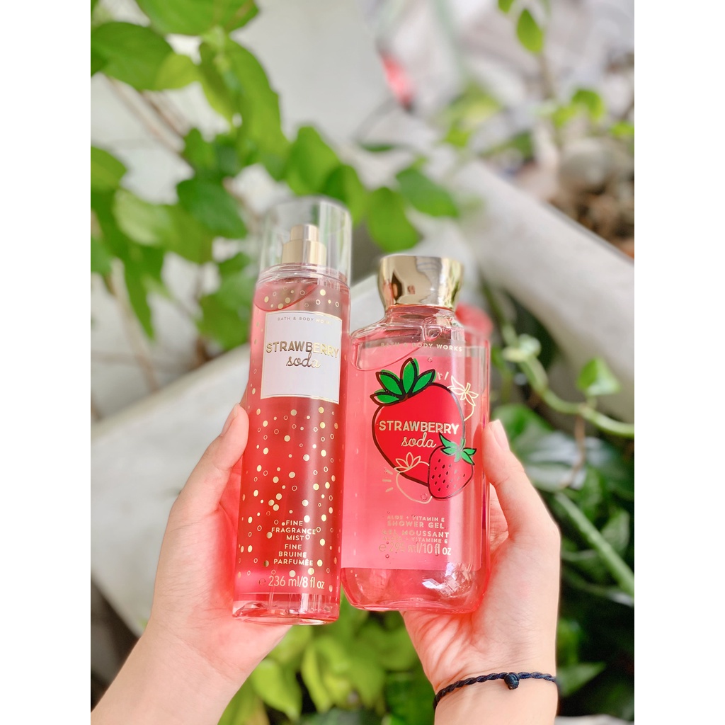 Xịt thơm body Bath &amp; Body Works Strawberry Soda 236ML