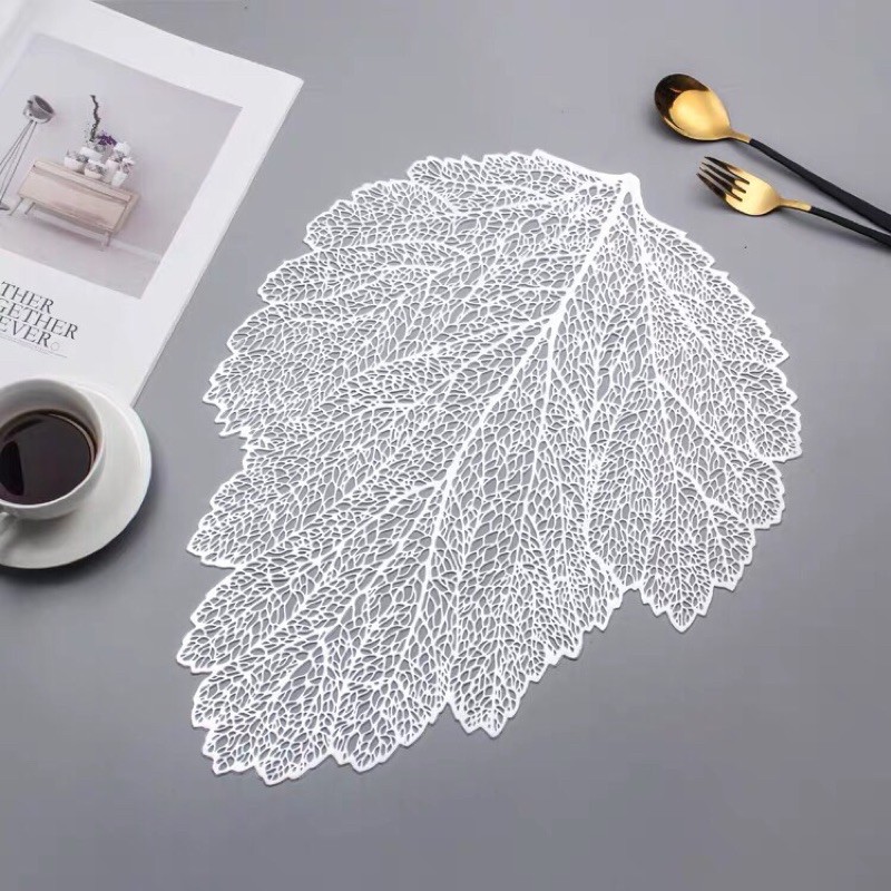 Tấm lót bàn ăn, lót lọ hoa, placemat, nhựa dẻo màu bạc và vàng, đường kính 38cm, xinh, rẻ, tiện lợi