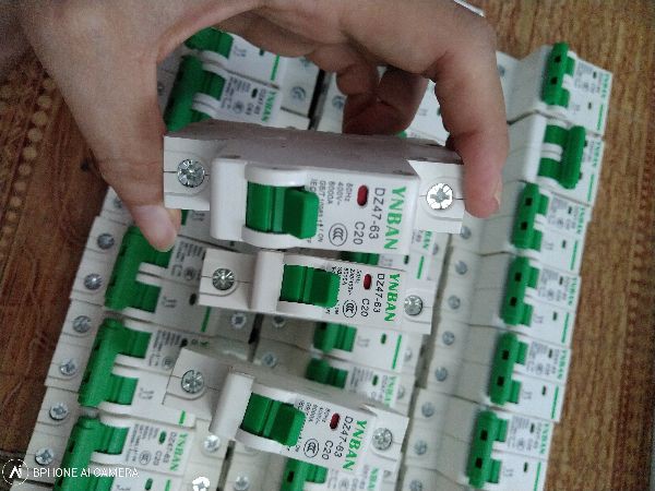 Aptomat 1 pha - C32A - giá 1 cái