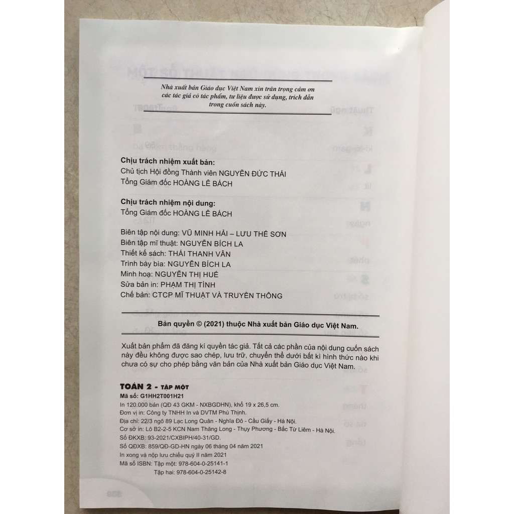Sách - Bộ 4 cuốn sách giáo khoa + vở bài tập môn Toán lớp 2 - kèm 1 bút chì