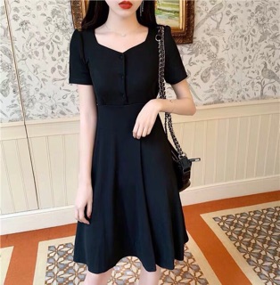 Váy xoè eo cúc ngực