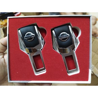 BỘ 2 CHỐT NISSAN NGẮT CHUÔNG ĐAI AN TOÀN OTO GẮN LOGO HÃNG XE