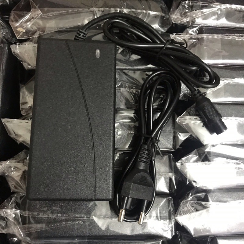 Sạc Xe Điện Cân Bằng, Xe Drift 3 Bánh 42v, 2A , Chấu 3 Chân, Đèn Báo Đầy