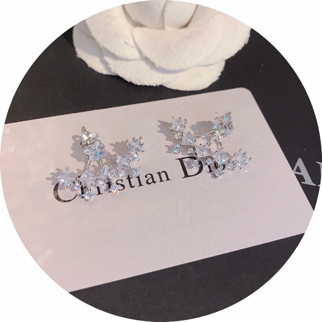 Khuyên tai ôm vành