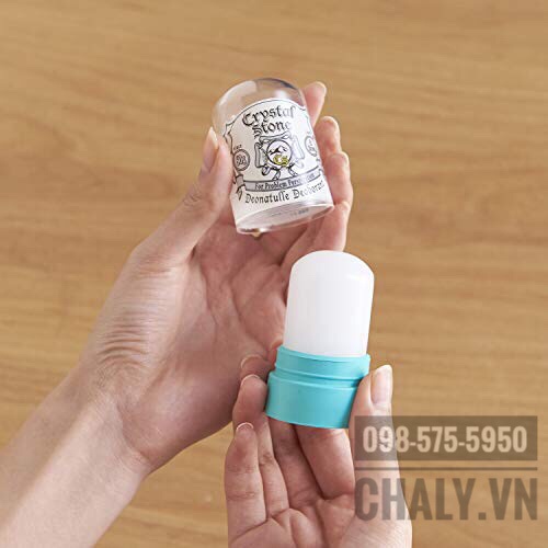 Đá khoáng khử mùi kiềm mồ hôi Crystal Stone 60g Nhật Bản