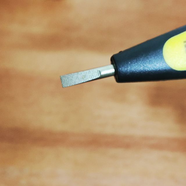 Bút thử điện điện tử 12 - 250V có màn hình hiển thị dùng cho cả xoay chiều và một chiều