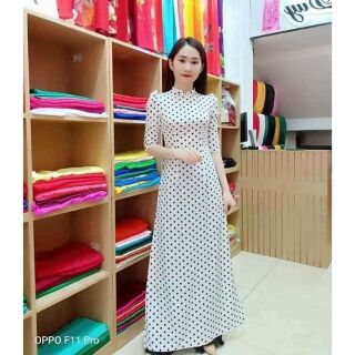 Áo dài chấm bi tay bồng kèm quần