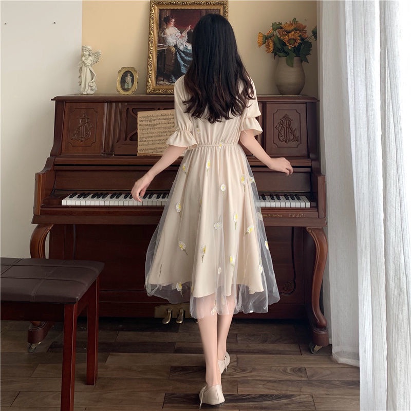 Fashionable women's short-sleeved mesh skirt