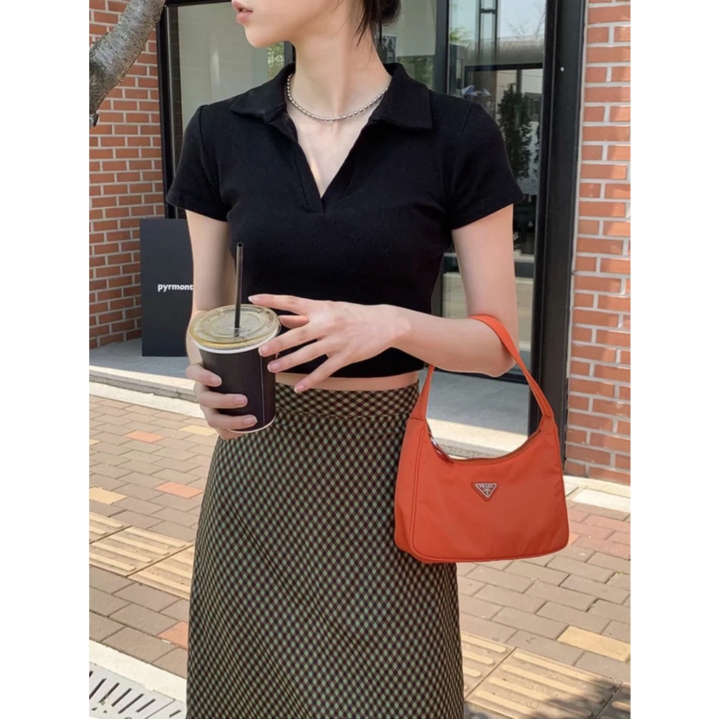 Áo croptop nữ tay ngắn có cổ, áo croptop kiểu ôm body | BigBuy360 - bigbuy360.vn