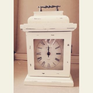 Đồng hồ hộp gỗ kiểu giả cổ