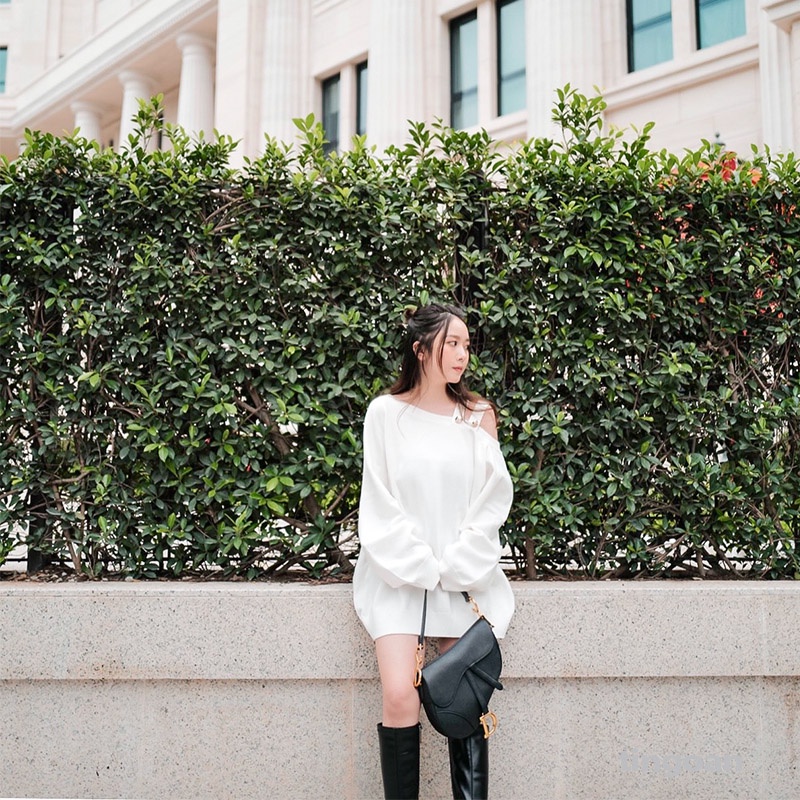 Áo len lệch vai trắng dáng rộng RUNAWAY SWEATER/WH tingoan SG