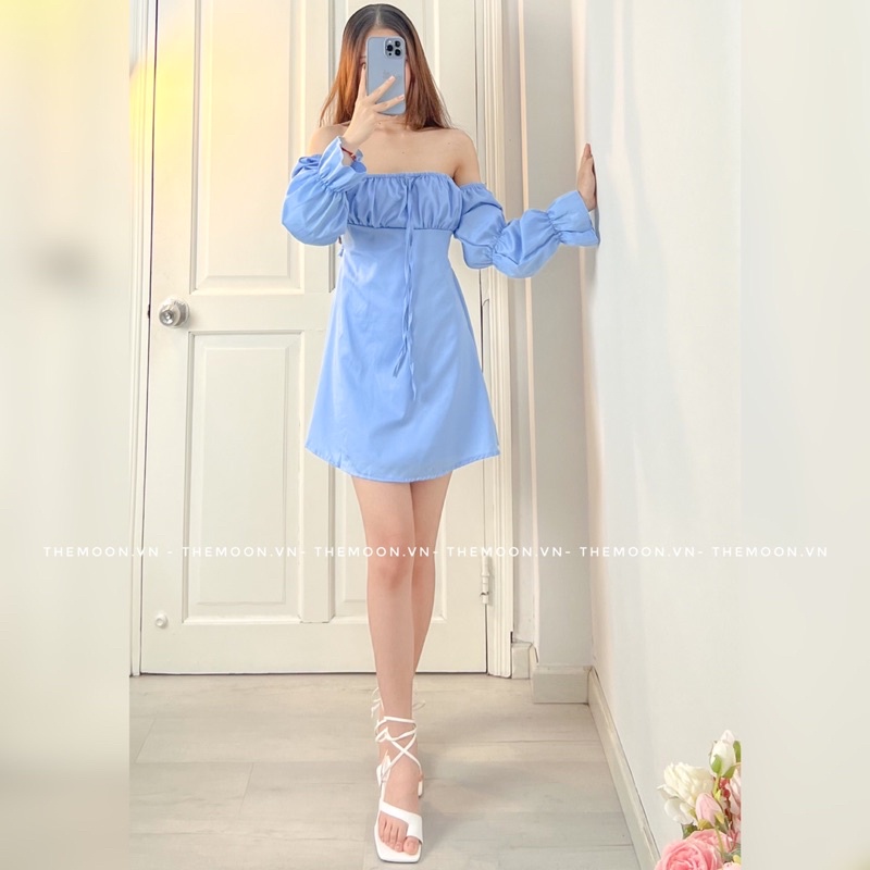 Đầm trễ vai tay dài phía sau có cutout hở lưng