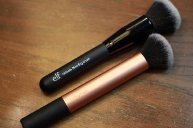 Cọ tán kem nền ELF Ultimate Blending Brush
