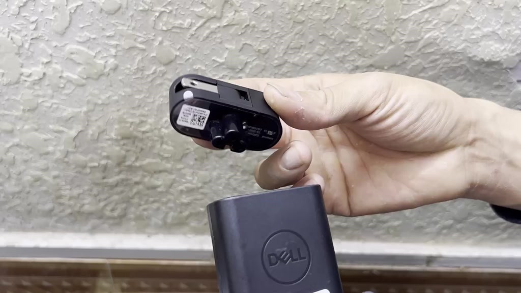 Adapter nguồn gắn tường