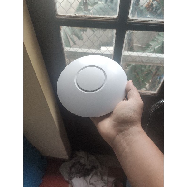 BỘ PHÁT WIFI 5GHZ UNIFI AC LITE 100 NGƯỜI DÙNG