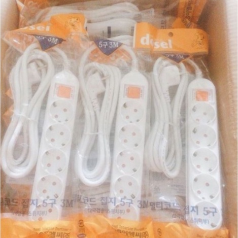 Ổ cấm điện hàn quốc 3 chấu tiếp địa sườn 5 lỗ 1 công tắc .có dây điễn dài 3m tự động ngắt điện khi quá tải