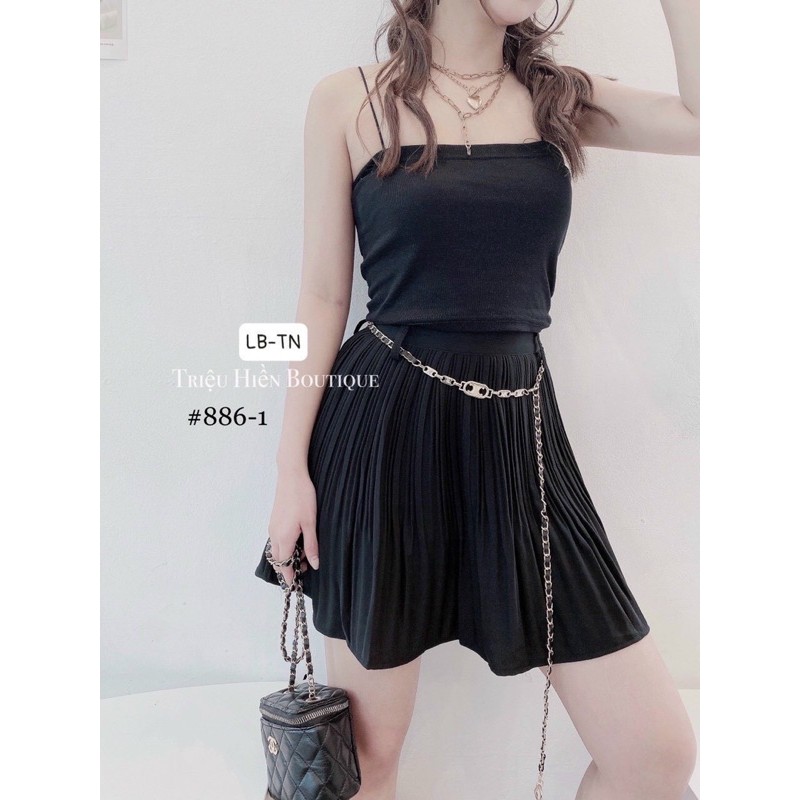 Chân váy xếp ly kèm đai xích | BigBuy360 - bigbuy360.vn