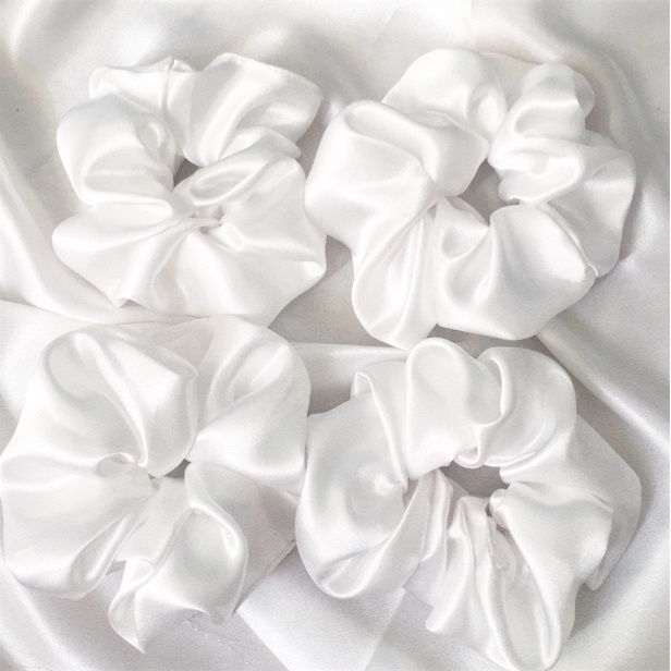 Dây buộc tóc scrunchies phi bóng màu đen, trắng 12cm cá tính, xinh xắn