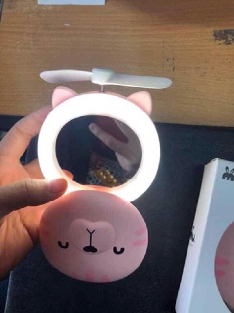 Quạt mini hình lợn 3 in1 ( đèn - quạt -gương)
