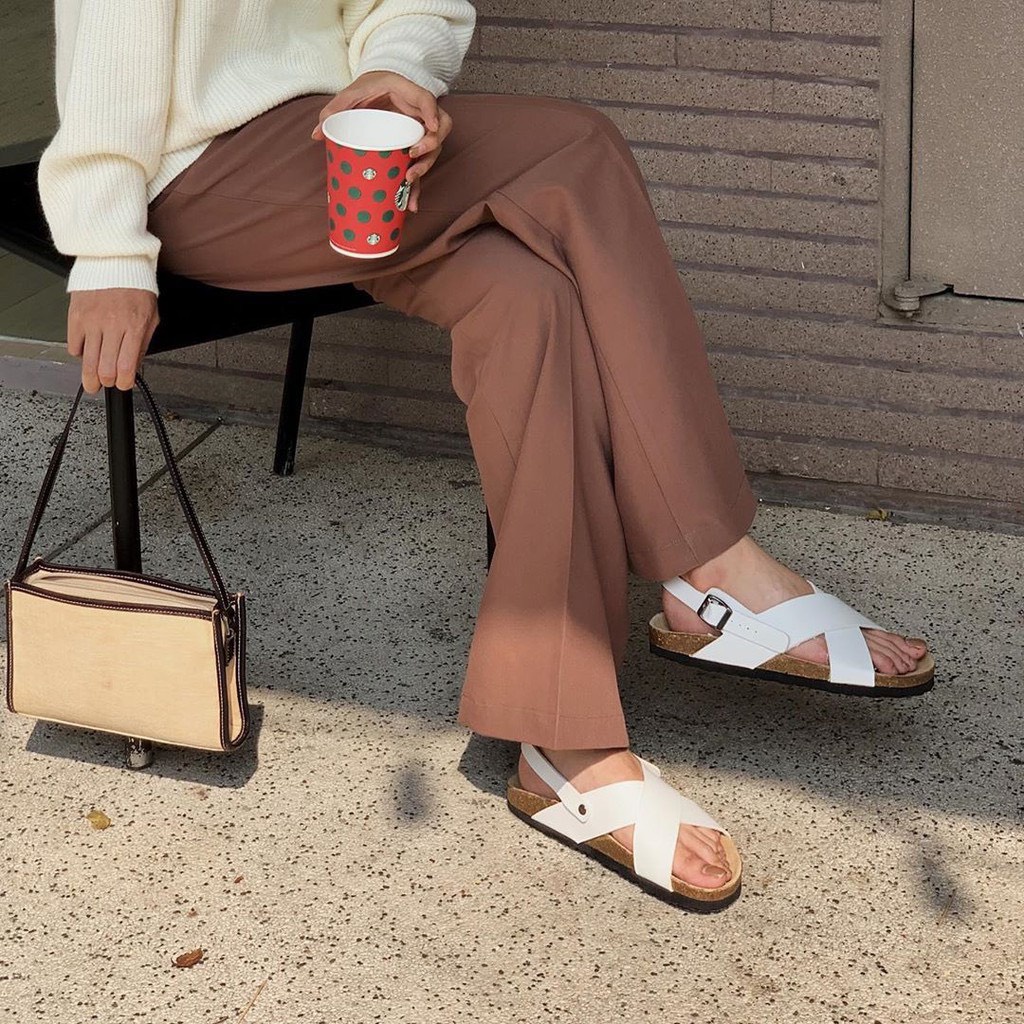 GIÀY SANDAL NAM NỮ QUAI CHÉO ĐẾ TRẤU BIRKEN DA PU TRẮNG - SATA23T