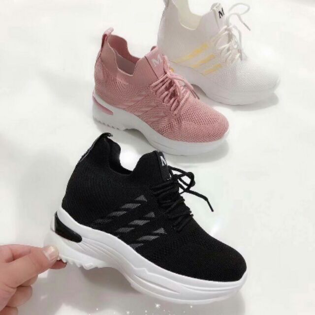 Giày sneakers độn đế 6 cm vạch màu