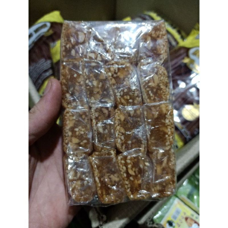 Kẹo mè xửng đặc sản huế gói 240g