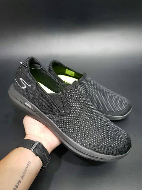 Giày Thể Thao Goflex Manuever Man Skechers Thiết Kế Cá Tính Cho Nam