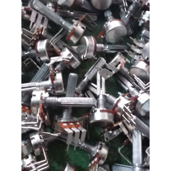 5 CHIẾC VOLUME 3 CHÂN CÁN DÀI