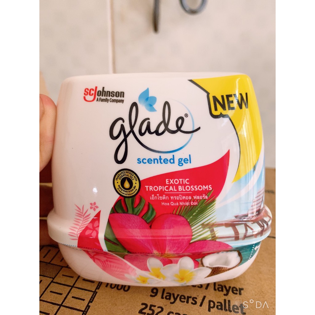 New Sáp thơm Glade hương hoa quả nhiệt đới 180g