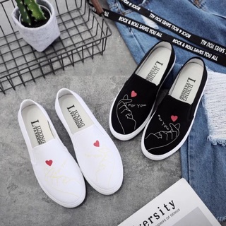 Giày lười vải đen trắng có sẵn
