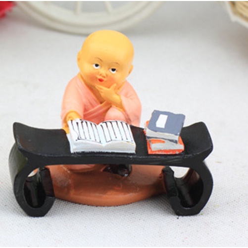 Chú tiểu cầm kỳ thi họa ngộ nghĩnh