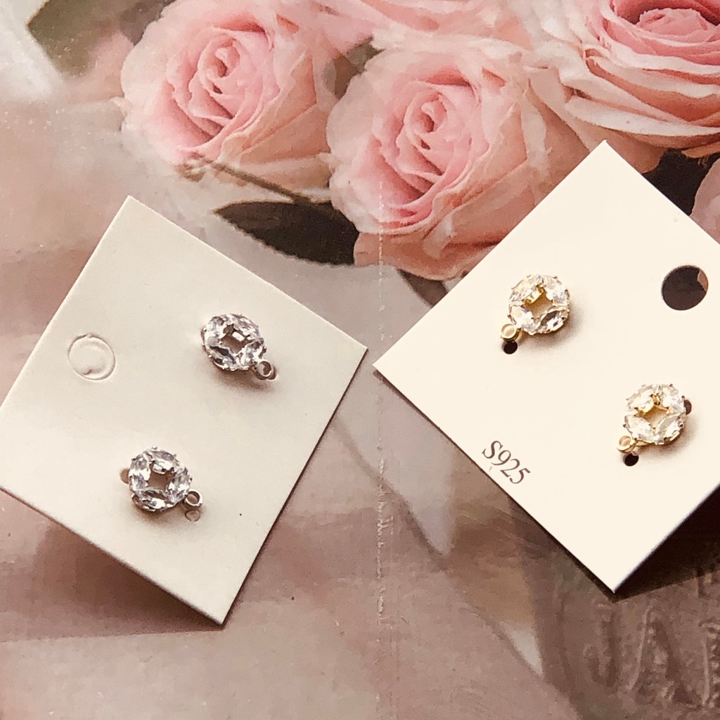 Khuyên tai mạ bạc đính đá sang trọng phong cách Hàn Quốc xinh xắn dành cho nữ.