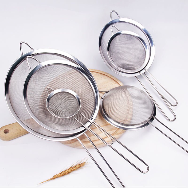 Rây bột kim loại có tay cầm