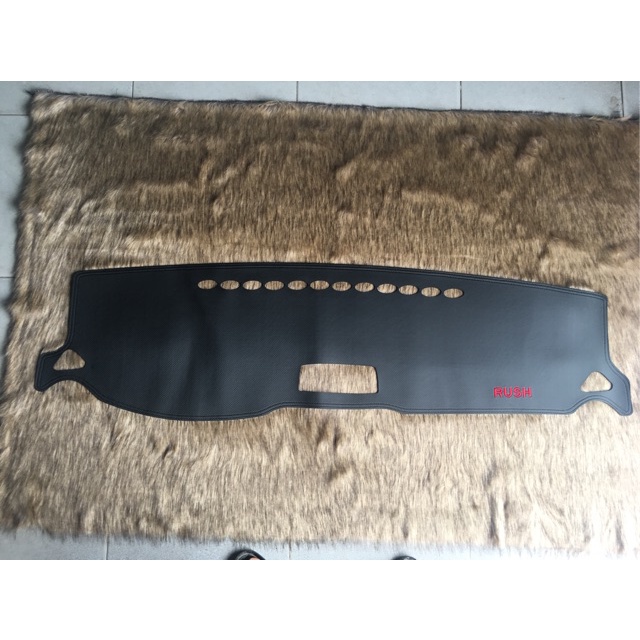 Thảm Taplo Da Cacbon Xe Toyota Rush 2019-2022, chống nóng tốt, chống trơn trượt, vừa khít theo xe