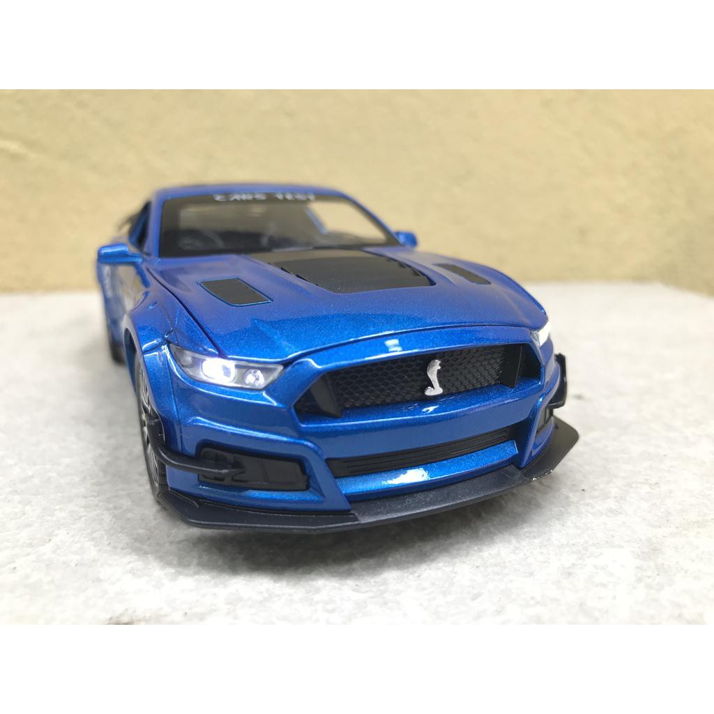 Mô hình xe FORD Mustang GT500 Shelby 2021 - 1:32
