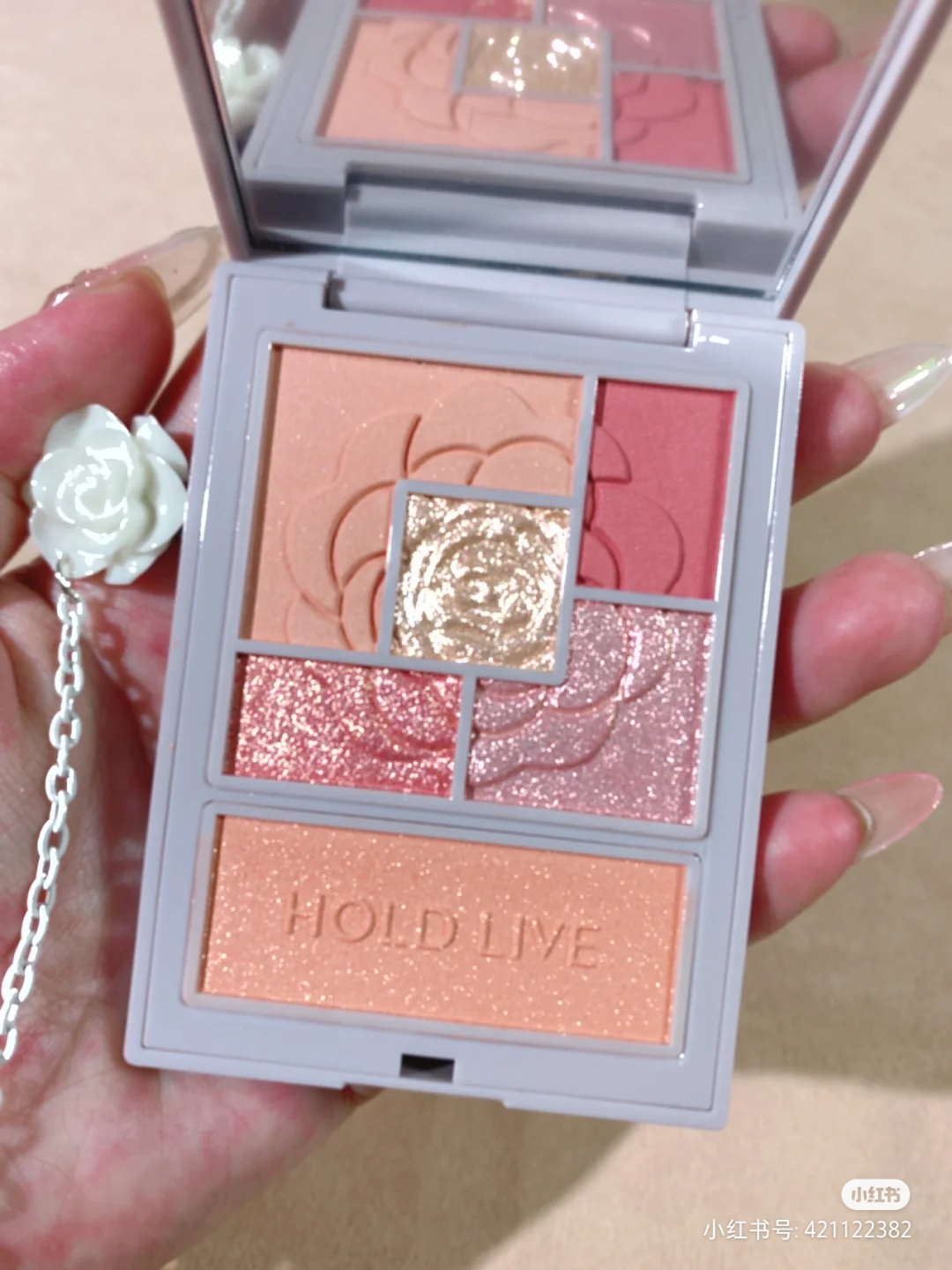 [Hàng mới về] Bảng Phấn Mắt Mịn Hold Live Trang Điểm Ánh Kim Lấp Lánh Thời Trang | BigBuy360 - bigbuy360.vn